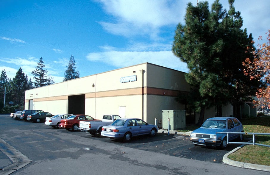 More Photos Of 599 Fairchild Dr, Mountain View Flex For Lease