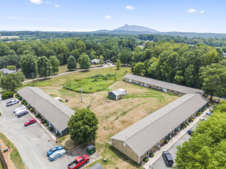 Primary Photo Of 3985 NC 268 Hwy, Pilot Mountain Apartments For Sale