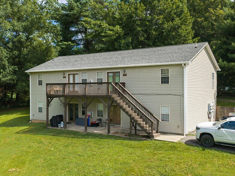 More Photos Of 222 T F Kirkpatrick Way, Candler Apartments For Sale
