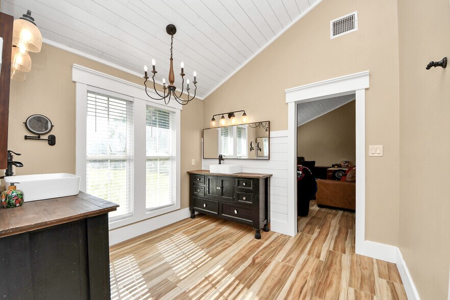 More Photos Of 17188 Highway 321, Dayton Specialty For Sale