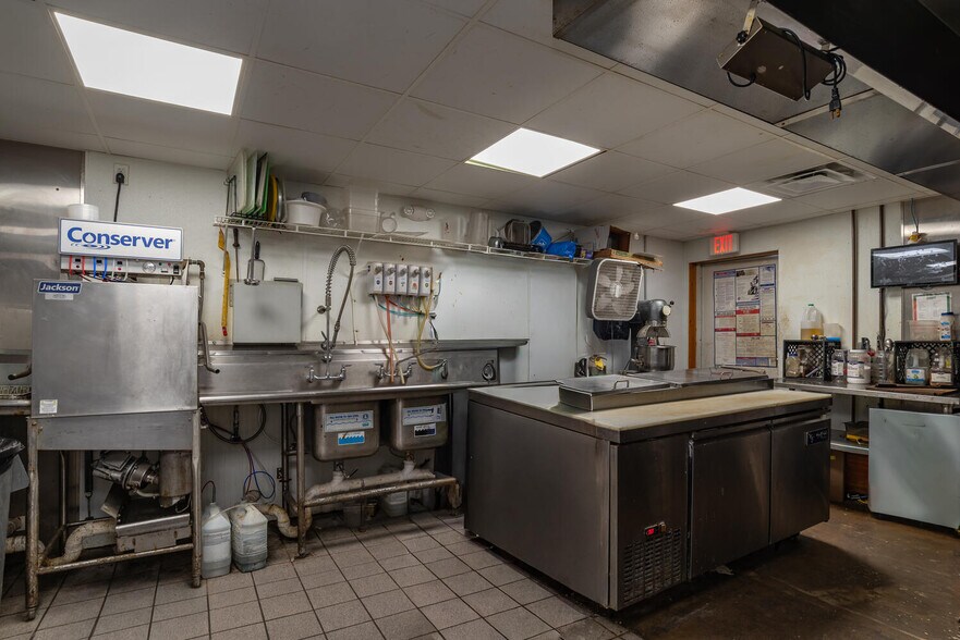More Photos Of 8939 E Southshore Dr, Unionville Restaurant For Sale