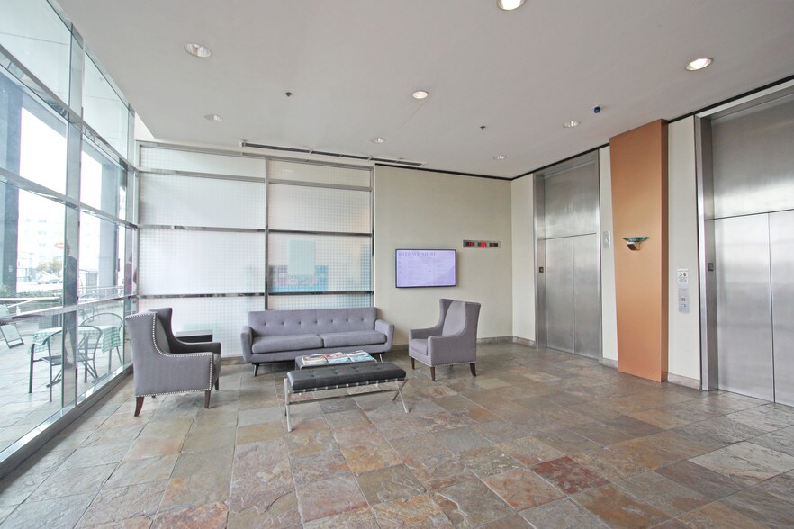 More Photos Of 6380 Wilshire Blvd, Los Angeles Office For Lease
