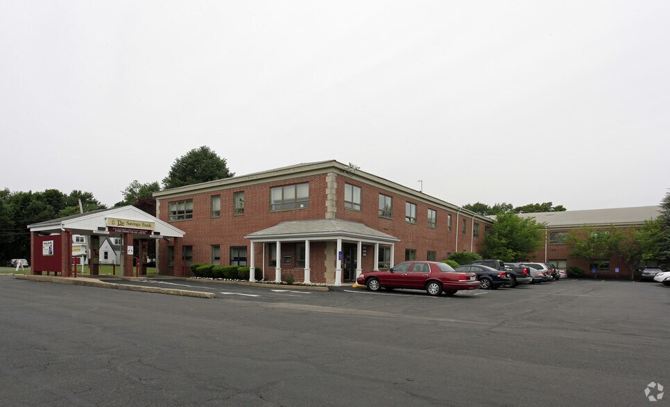 More Photos Of 599 North Ave, Wakefield Office For Lease