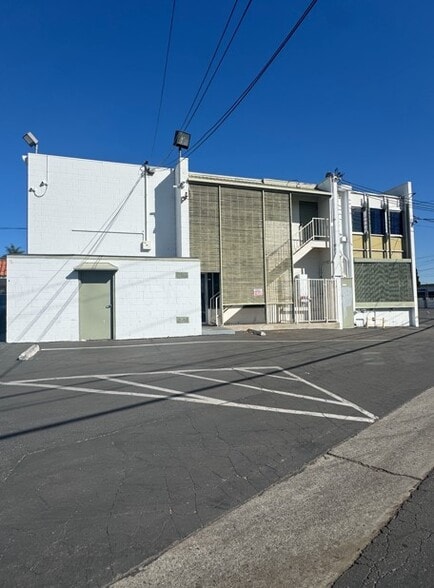 More Photos Of 14408 E Whittier Blvd, Whittier Office For Lease