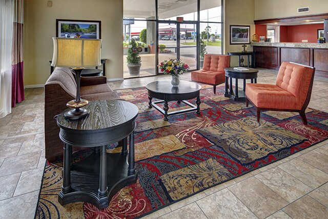 More Photos Of 2326 N Arkansas Ave, Russellville Hotel For Sale