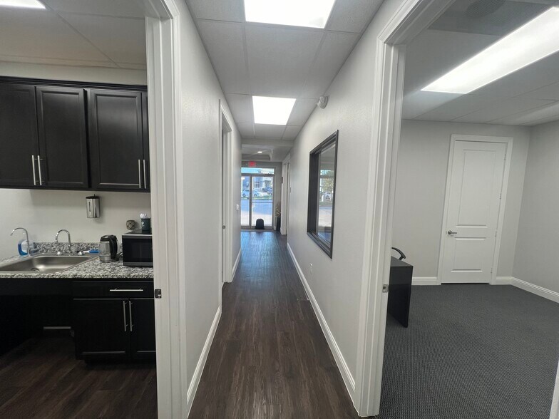 More Photos Of 945 Stockton Dr, Allen Unknown For Lease