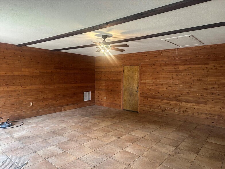 More Photos Of 12869 FM 1385, Pilot Point Flex For Lease