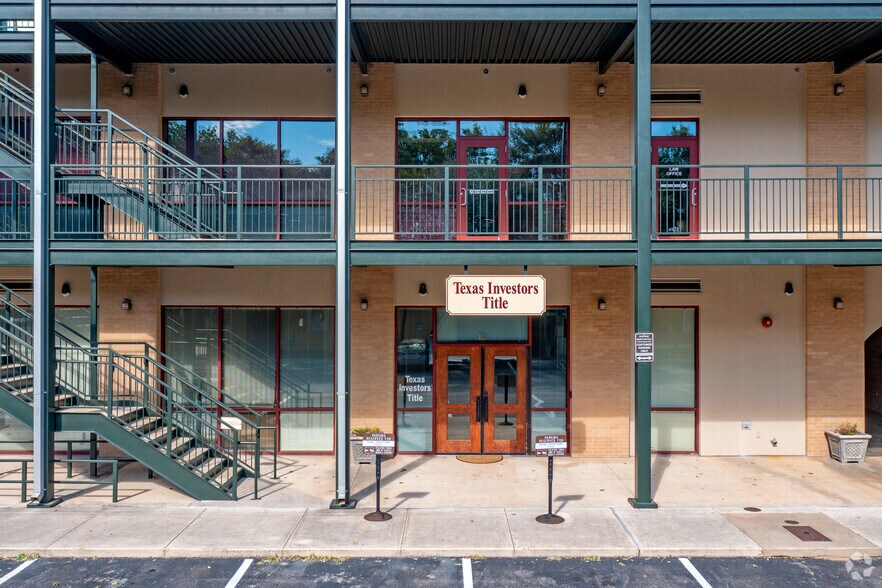 More Photos Of 116 W Blanco Rd, Boerne Office For Lease