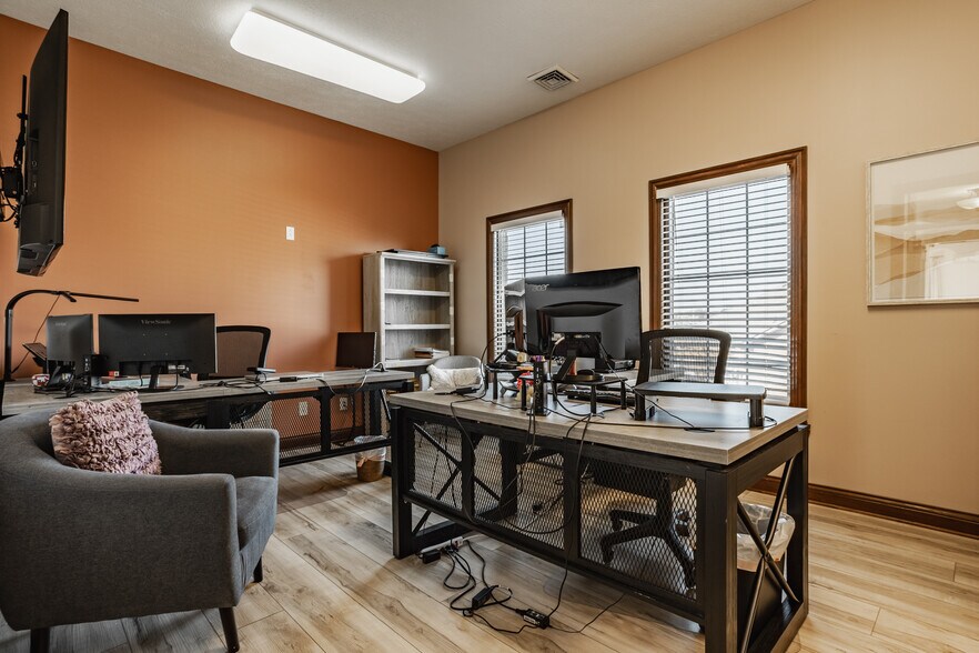 More Photos Of 698 Oldefield Commons Dr, Greenwood Medical For Sale