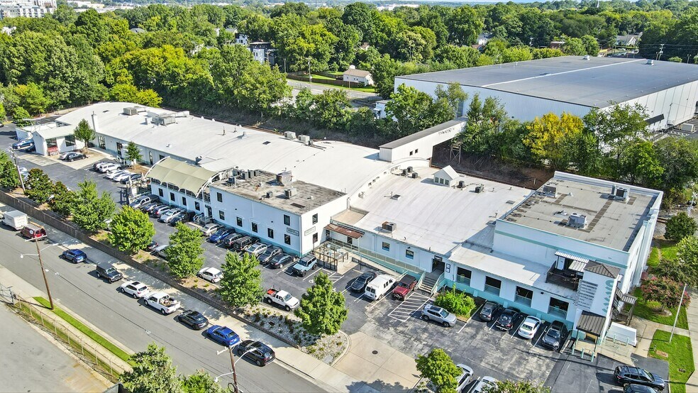 More Photos Of 933 Louise Ave, Charlotte Storefront For Lease