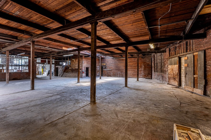 More Photos Of 1085 E Delavan Ave, Buffalo Warehouse For Sale