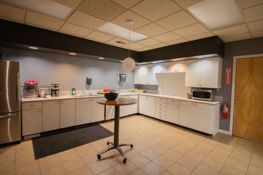 More Photos Of 407 E Ransom St, Kalamazoo Manufacturing For Sale