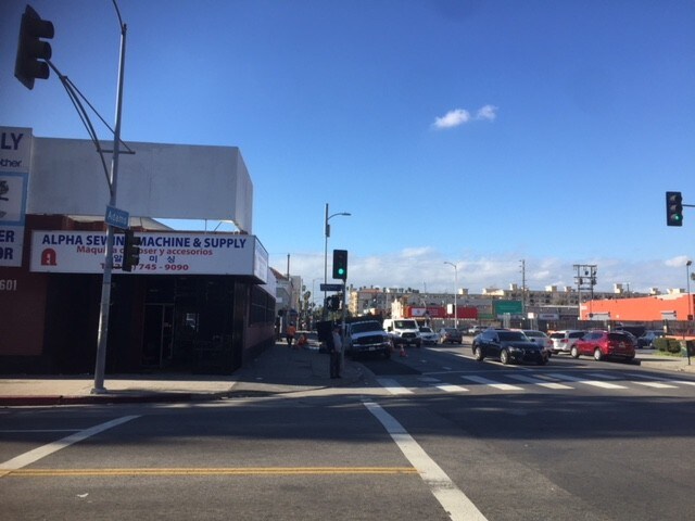 More Photos Of 2601 S Broadway, Los Angeles Warehouse For Lease