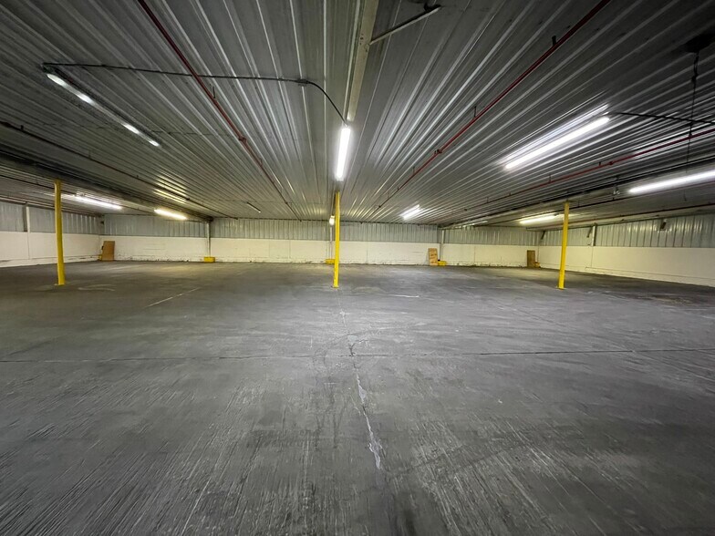 More Photos Of 306 9th St, Winter Garden Warehouse For Lease