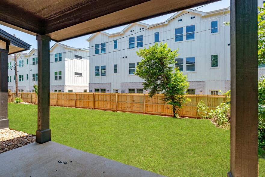 More Photos Of 1540 W Long St, Stephenville Apartments For Sale