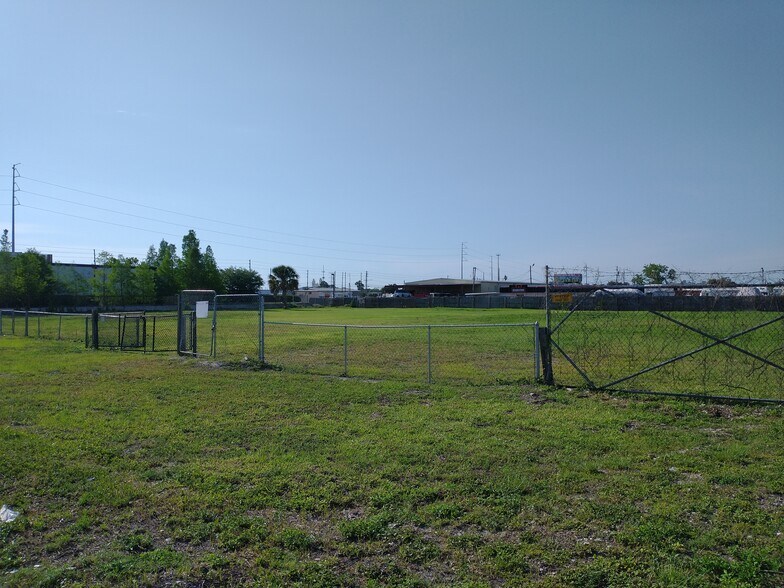 More Photos Of 8825 Ulmerton Rd, Largo Land For Lease