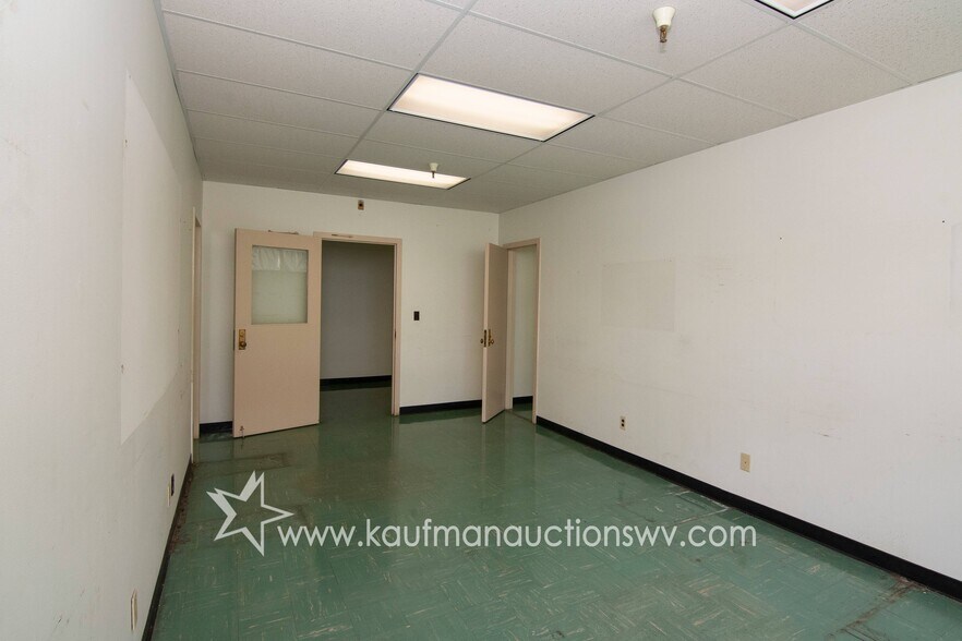 More Photos Of 100 Bluestone Rd, Mount Hope Research And Development For Sale