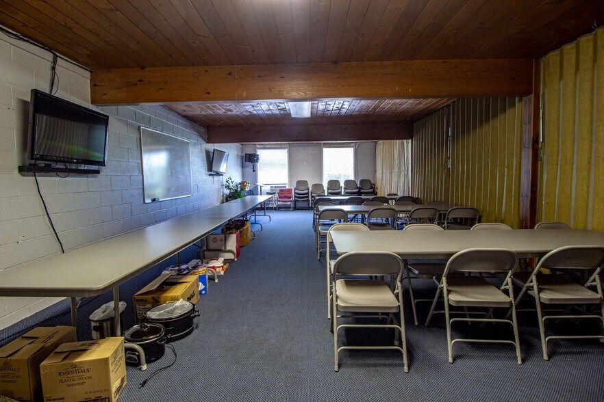 More Photos Of 23696 Northline Rd, Taylor Religious Facility For Sale