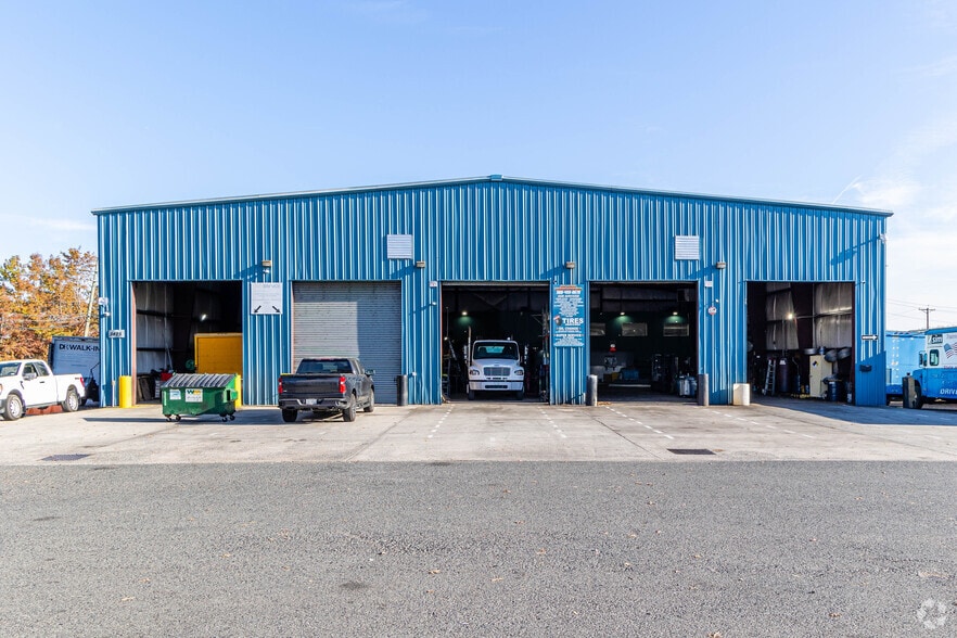 More Photos Of 3425 Tremley Point Rd, Linden Truck Terminal For Lease