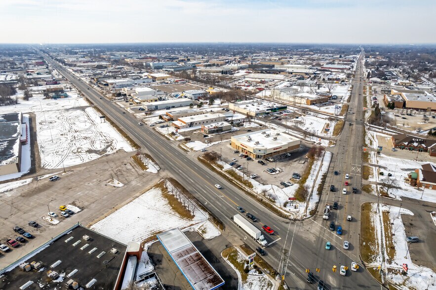 More Photos Of 34899 Groesbeck Hwy, Clinton Township Drugstore For Sale