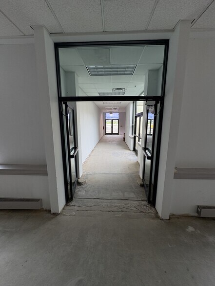 More Photos Of 5300 Kings Island Dr, Mason Office For Sale