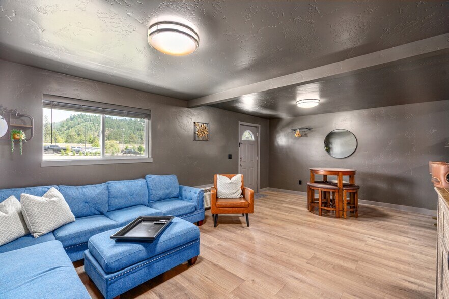 More Photos Of 219 E Coeur D Alene Lake Dr, Coeur d'Alene Apartments For Sale