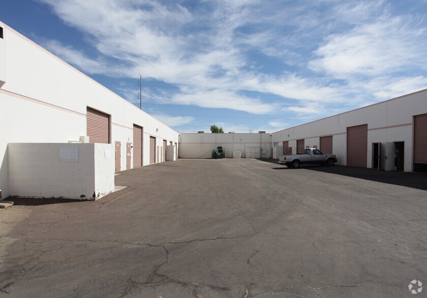 More Photos Of 3102 W Thomas Rd, Phoenix Unknown For Lease