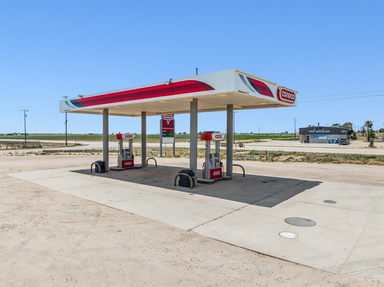 More Photos Of 36020 US Highway 287, Wiley Service Station For Sale