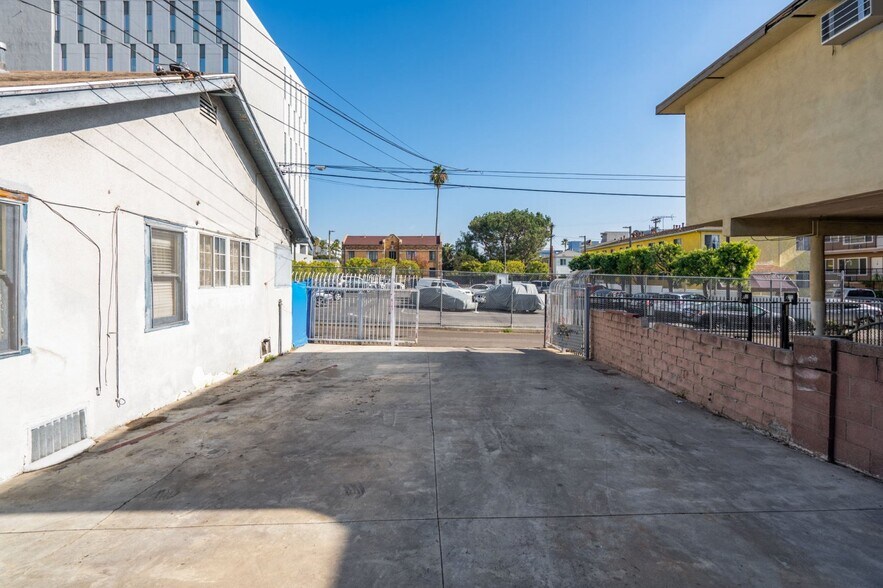 More Photos Of 1428 N Kenmore Ave, Los Angeles Apartments For Sale
