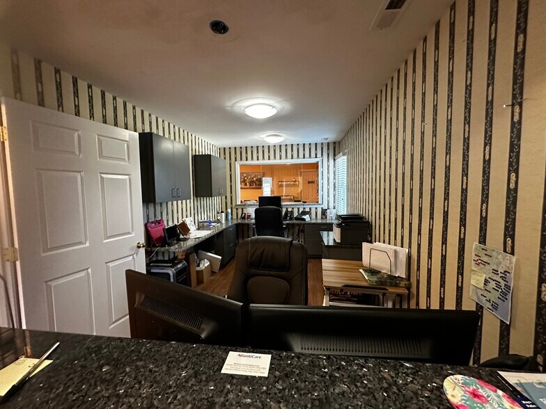 More Photos Of 599 Shore Rd, Somers Point Medical For Lease