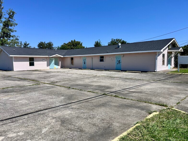 Primary Photo Of 2129 Mill St, Lake Charles Light Distribution For Sale