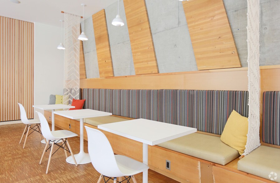 More Photos Of 3850 N Mississippi Ave, Portland Apartments For Lease