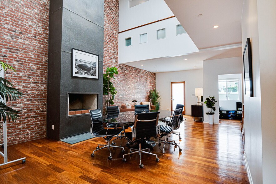 More Photos Of 1411-1413 Cloverfield Blvd, Santa Monica Apartments For Sale