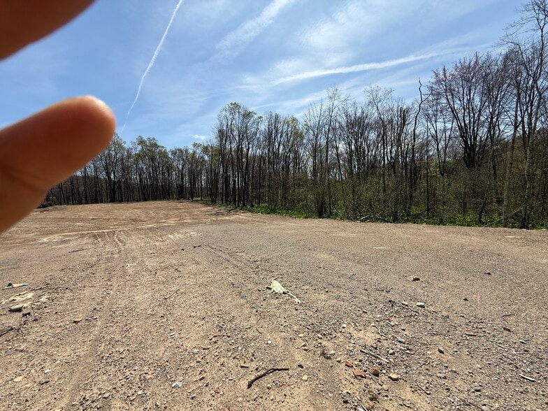 More Photos Of 4881 Pittsburgh Rd, Harrisville Light Distribution For Sale