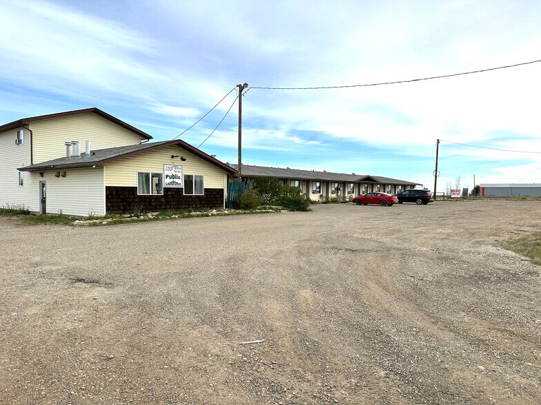 More Photos Of 5416 49th Ave, Rycroft Hotel For Sale
