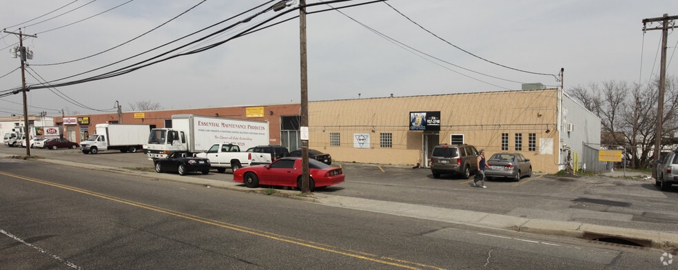 More Photos Of 53-67 Bloomingdale Rd, Hicksville Warehouse For Lease