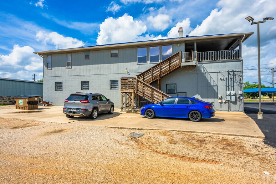 More Photos Of 1903 Junction Hwy, Kerrville Auto Repair For Sale