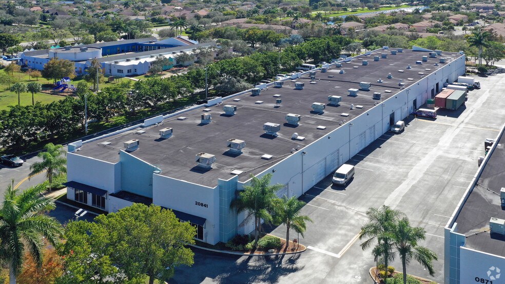 More Photos Of 20841 Johnson St, Pembroke Pines Warehouse For Lease