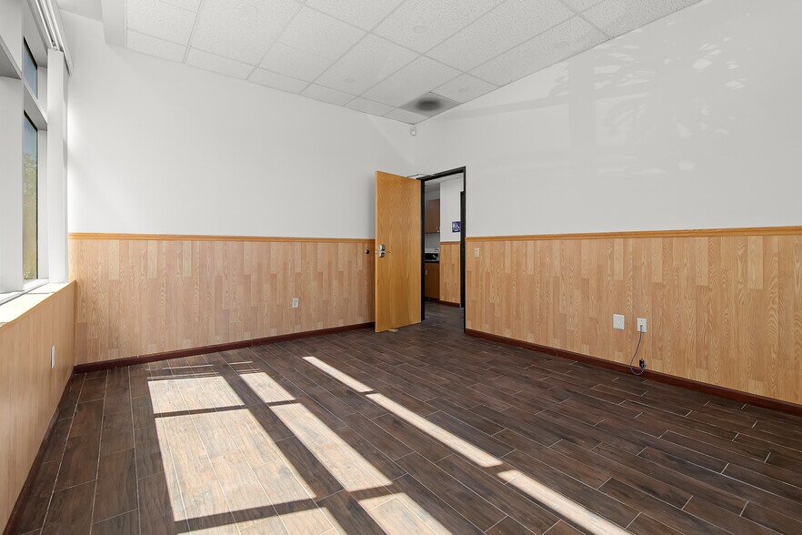 More Photos Of 11264 Monarch St, Garden Grove Warehouse For Sale