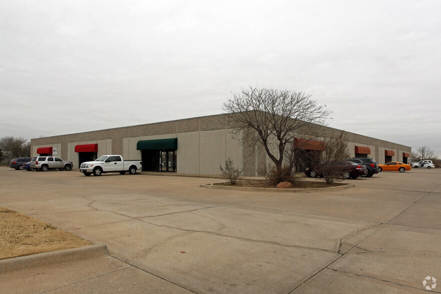 More Photos Of 1705 SW 11th St, Lawton Light Manufacturing For Lease
