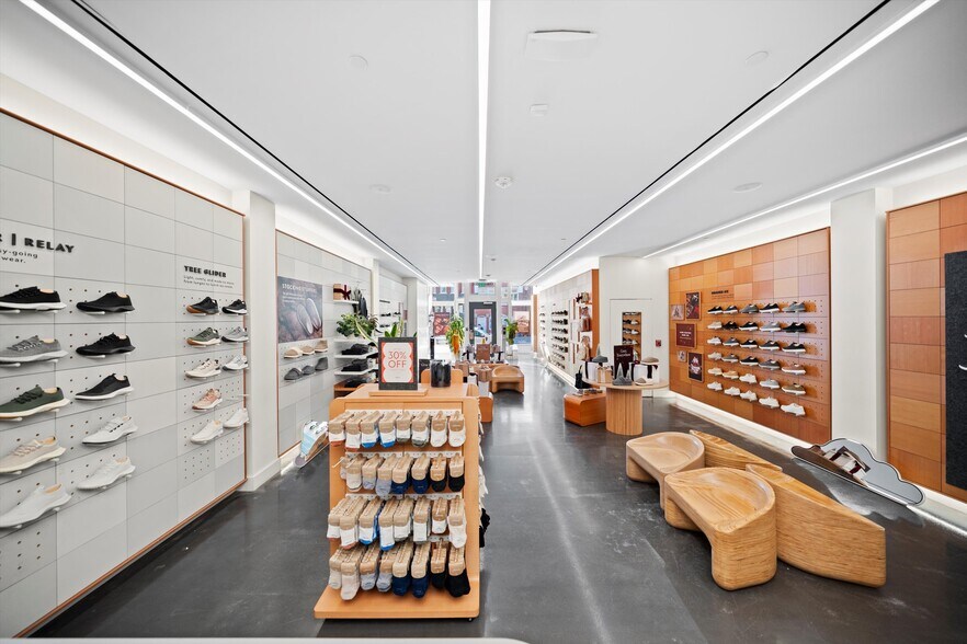 More Photos Of 3135 M St NW, Washington Storefront For Lease