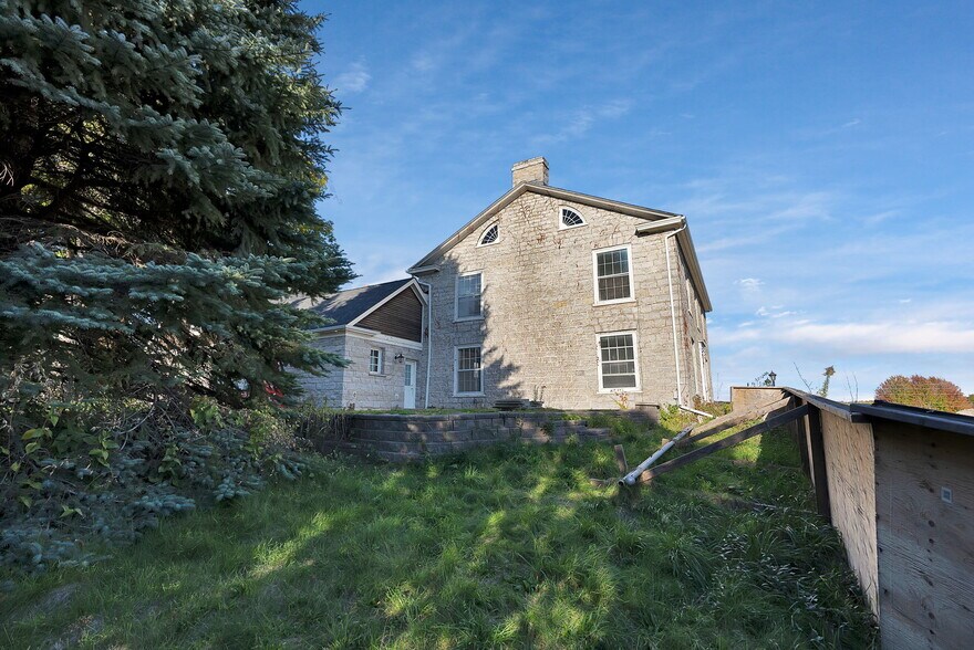 More Photos Of 780 Garden St, Whitby Office Residential For Sale