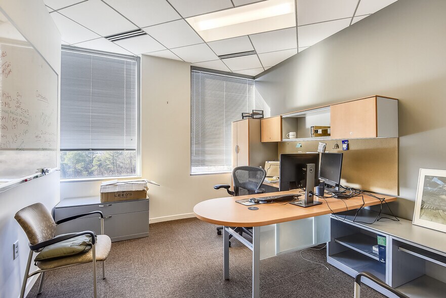 More Photos Of 2550 Wasser Ter, Herndon Office For Sale