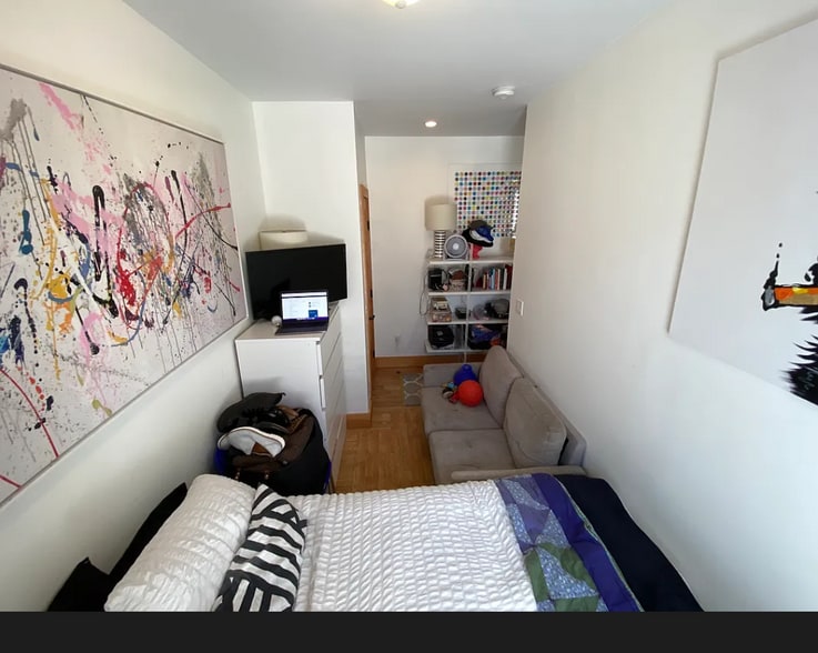 More Photos Of 300 N 8th St, Brooklyn Apartments For Sale