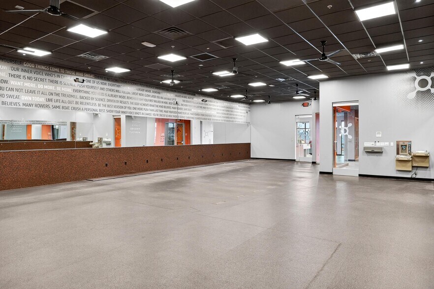 More Photos Of 682-688 Paul Huff Pky, Cleveland Freestanding For Lease