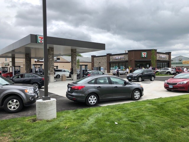 Primary Photo Of 6225 Northwest Hwy, Crystal Lake Convenience Store For Sale