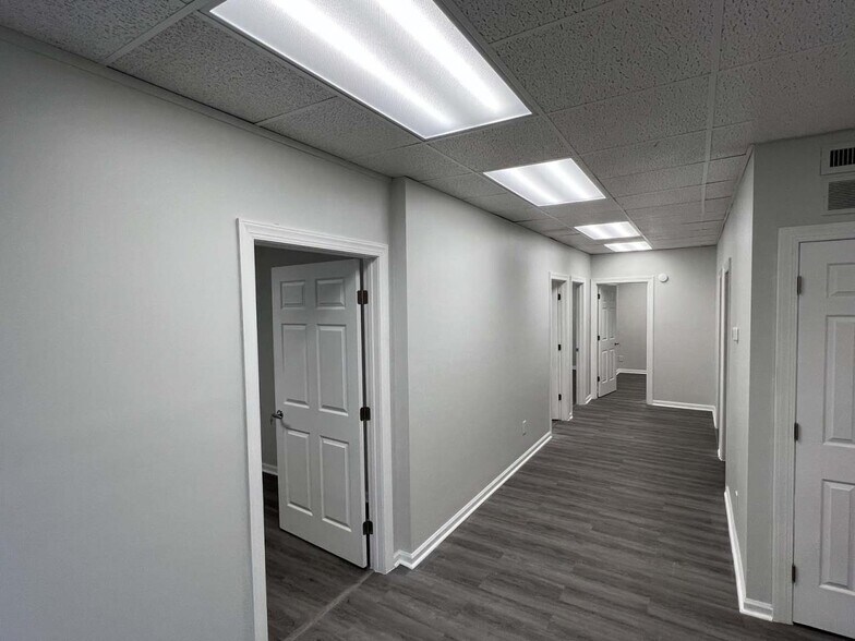 More Photos Of 123 Kingston Dr, Chapel Hill Loft Creative Space For Lease