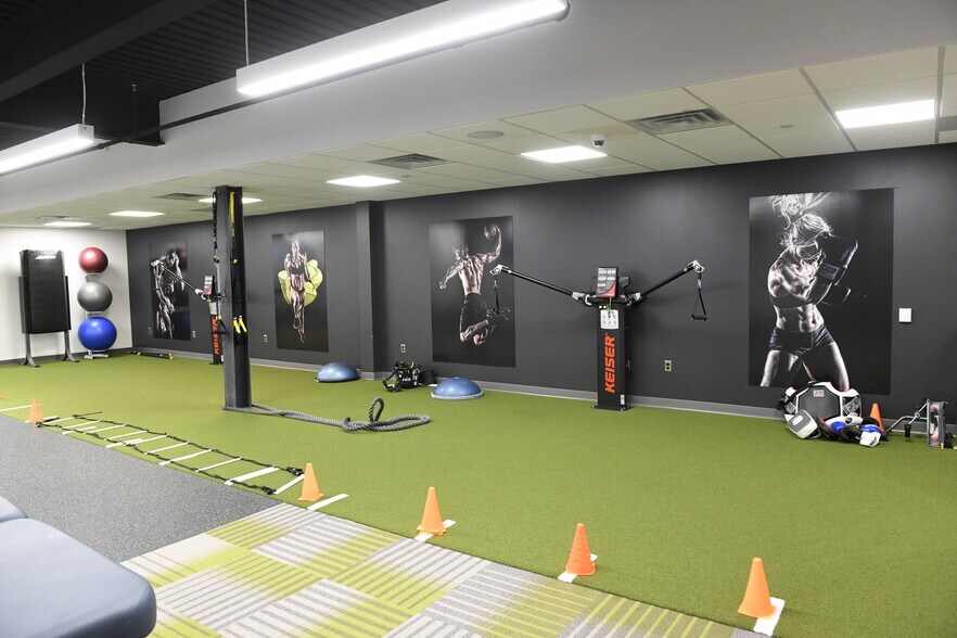 More Photos Of 411 Hackensack Ave, Hackensack Office For Lease