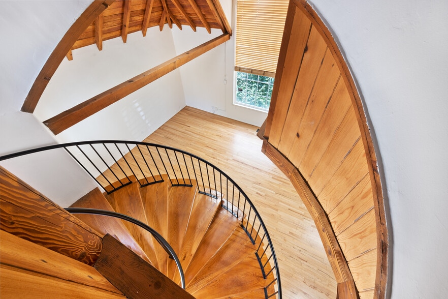 More Photos Of 10669-10685 Santa Monica Blvd, Los Angeles Office For Lease