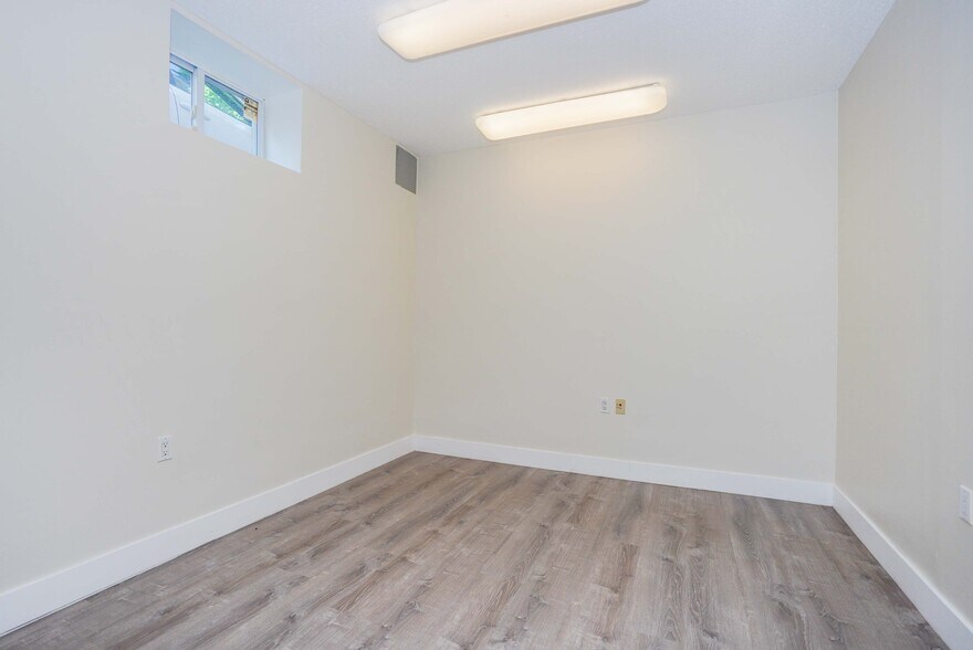 More Photos Of 76 Battery Ave, Brooklyn Apartments For Lease